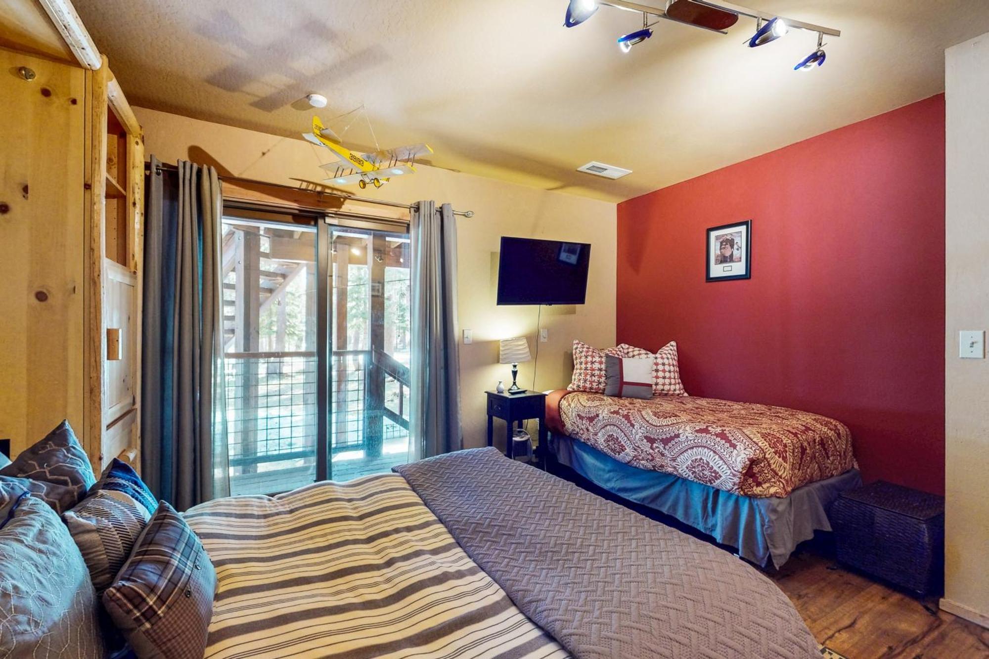 Tastefully-Updated, Classic Tahoe Family Home Truckee Exteriör bild