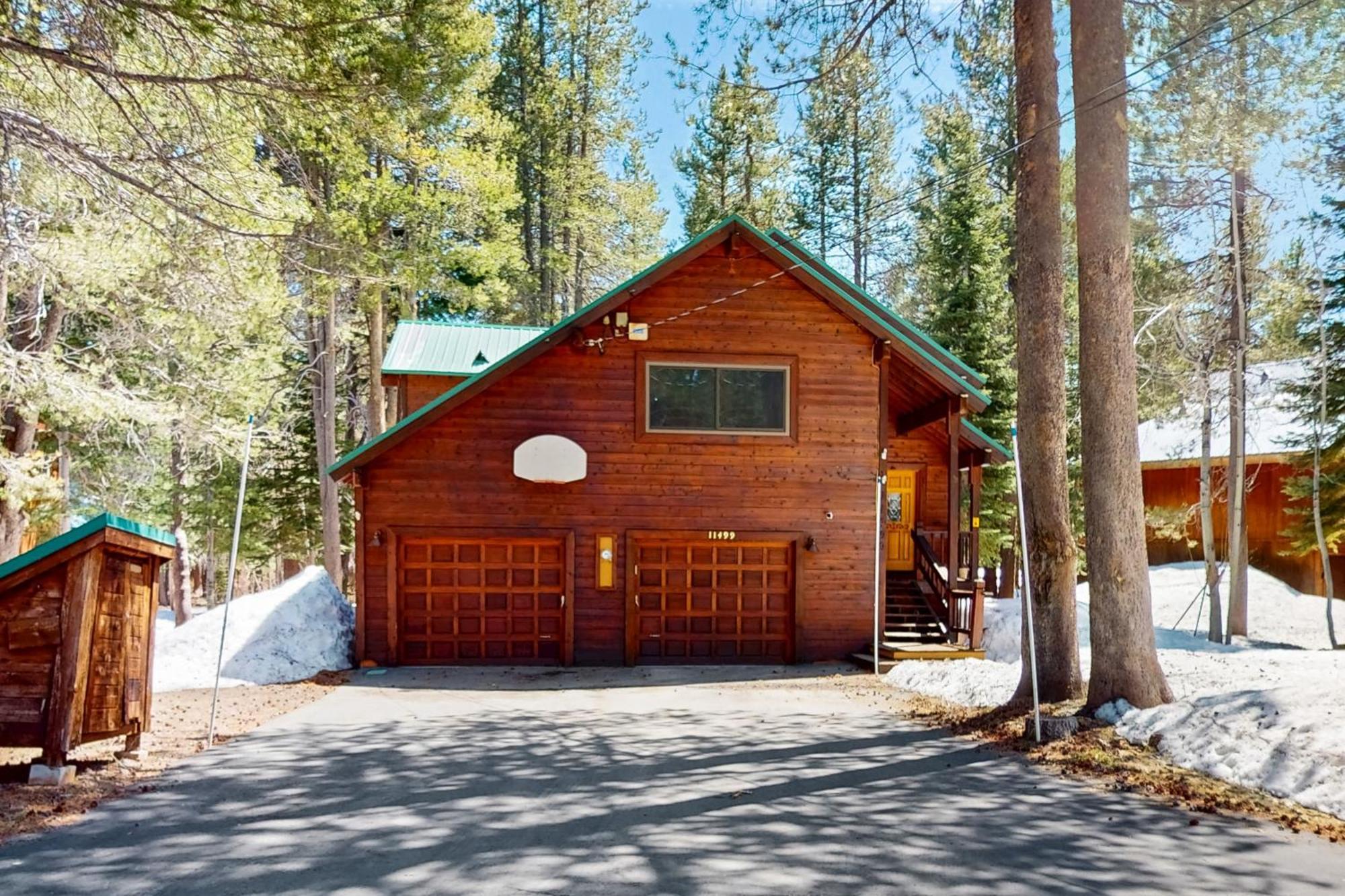 Tastefully-Updated, Classic Tahoe Family Home Truckee Exteriör bild